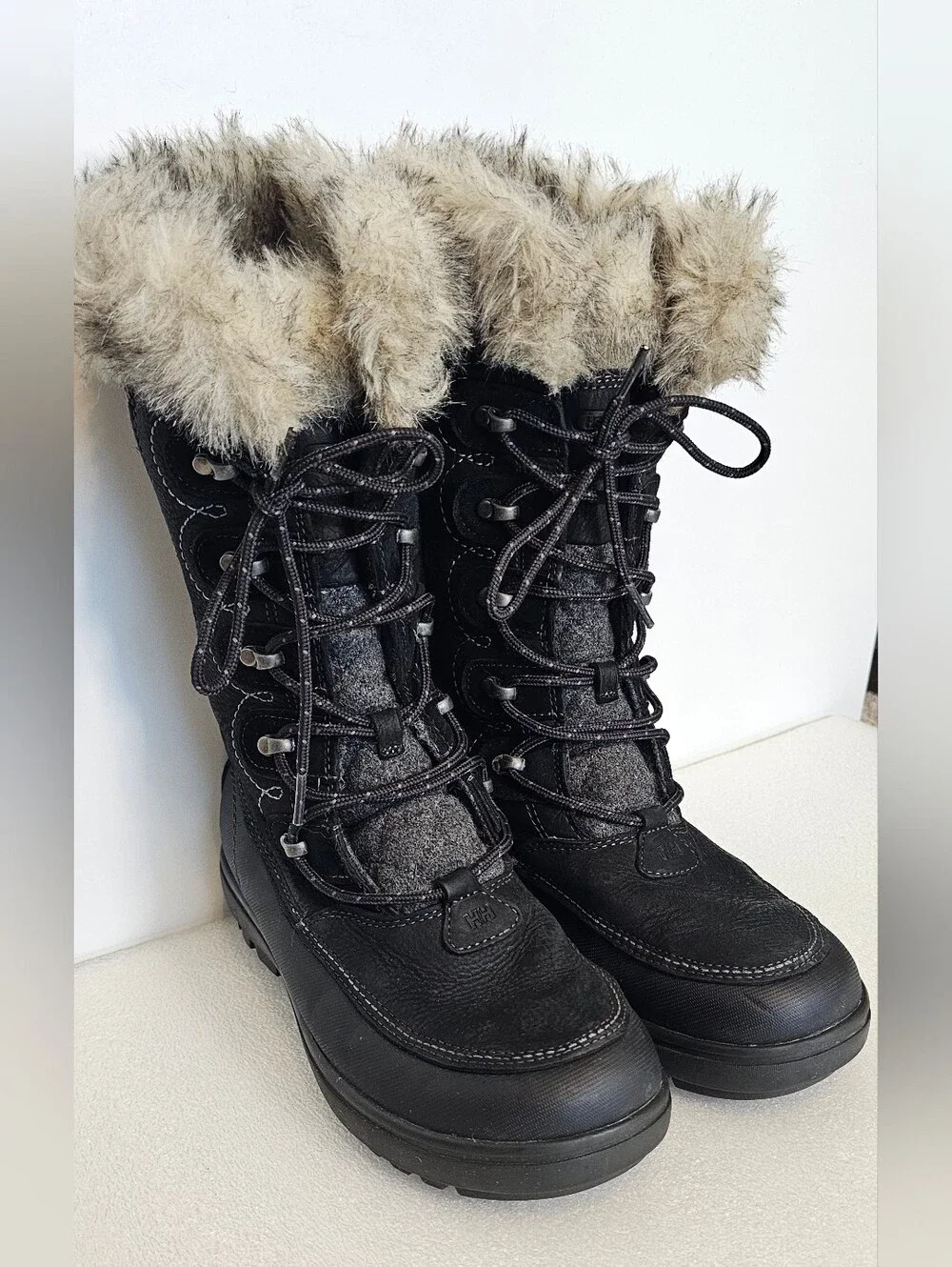 Helly Hansen Garibaldi VL Women Winter Boots 8.5 Black Faux Fur Waterproof